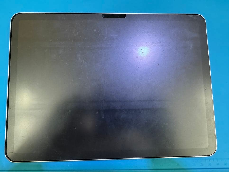 iPad Air 6세대 액정 교체 수리 사진