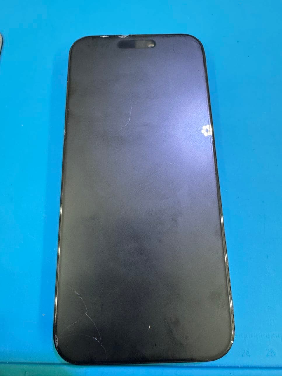 iPhone 15 Pro 액정 교체 수리 사진