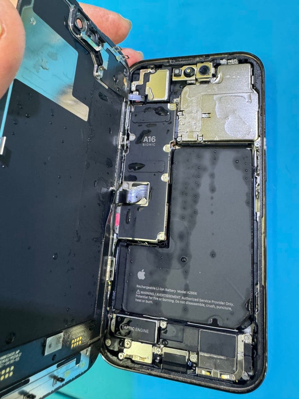 iPhone 14 Pro 침수 수리 수리 사진