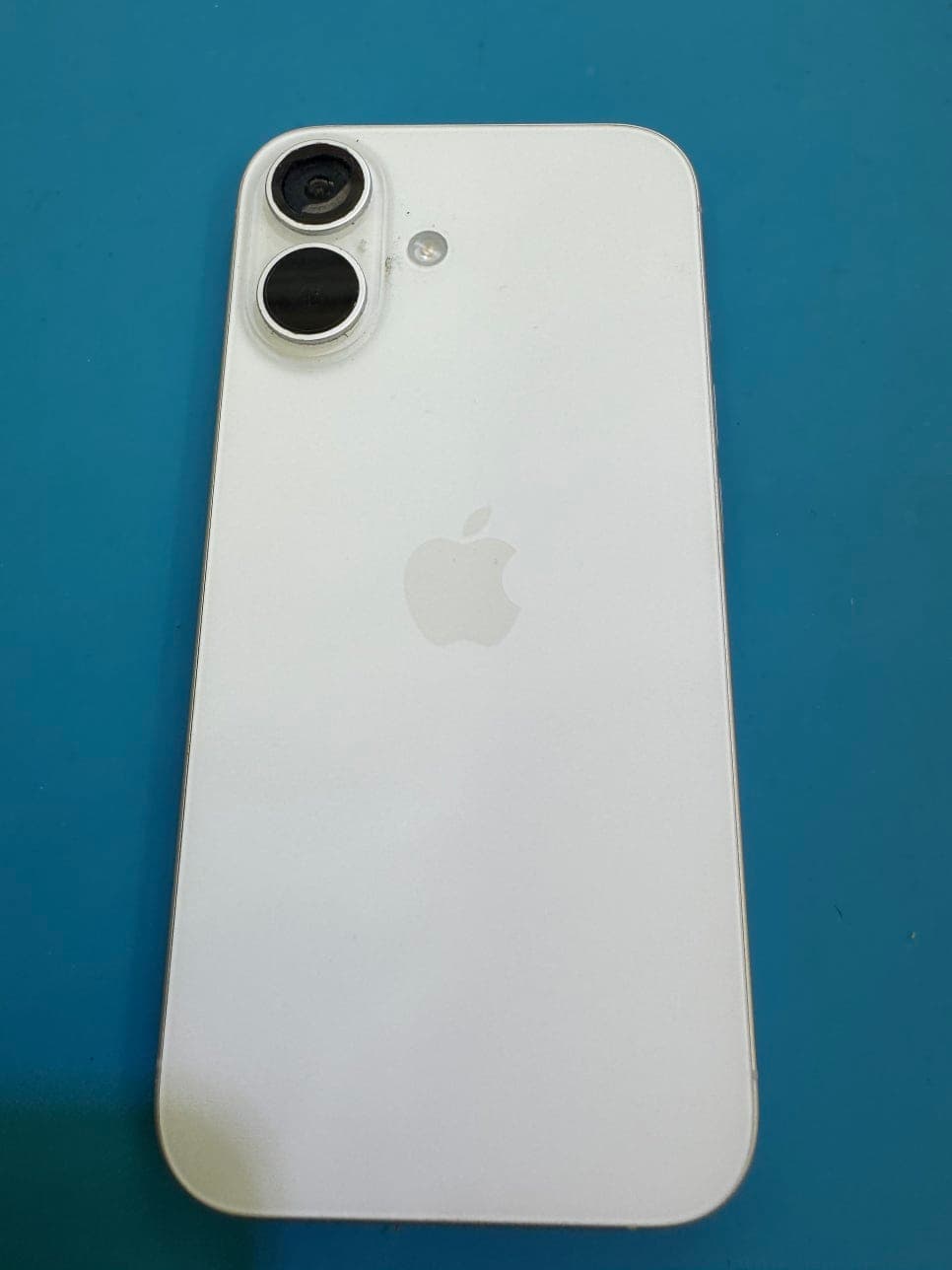 iPhone 16 Pro 후면 카메라 수리 수리 사진